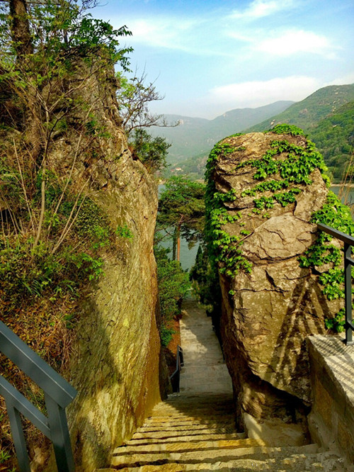 連云港市區(qū)到宿城保駕山景區(qū)怎么走？